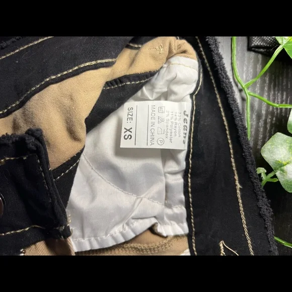 Pants - Picture 2 of 4